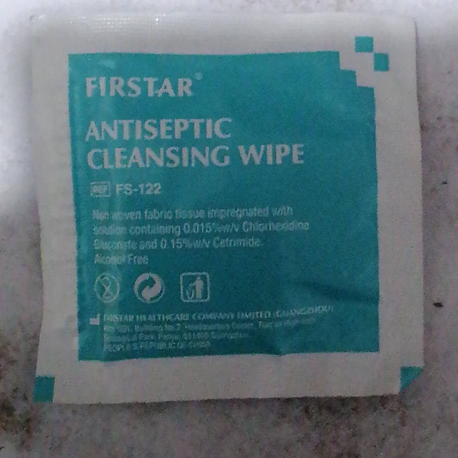 Firstar FS-122 Antiseptic Cleansing Wipe - View 1