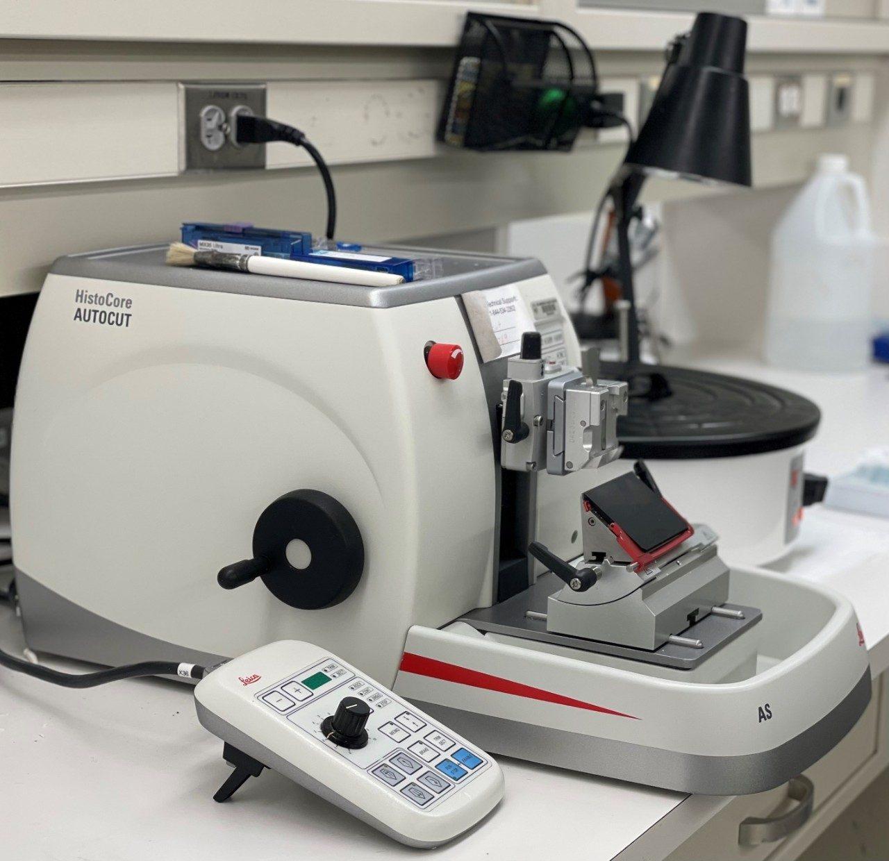 Leica HistoCore AUTOCUT Automated Rotary Microtome