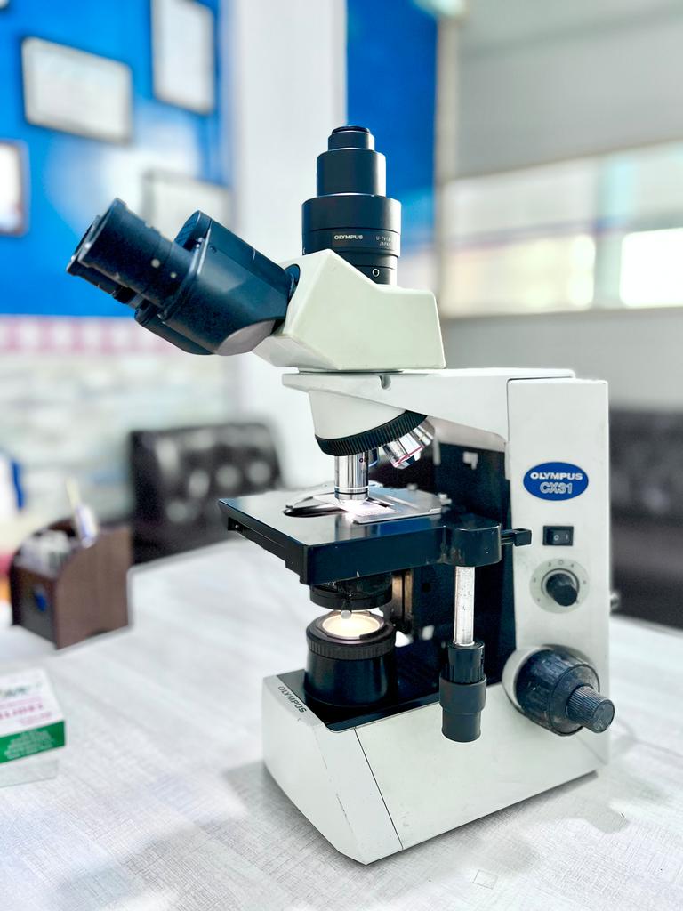 Olympus CX31 Trinocular Biological Microscope - View 1