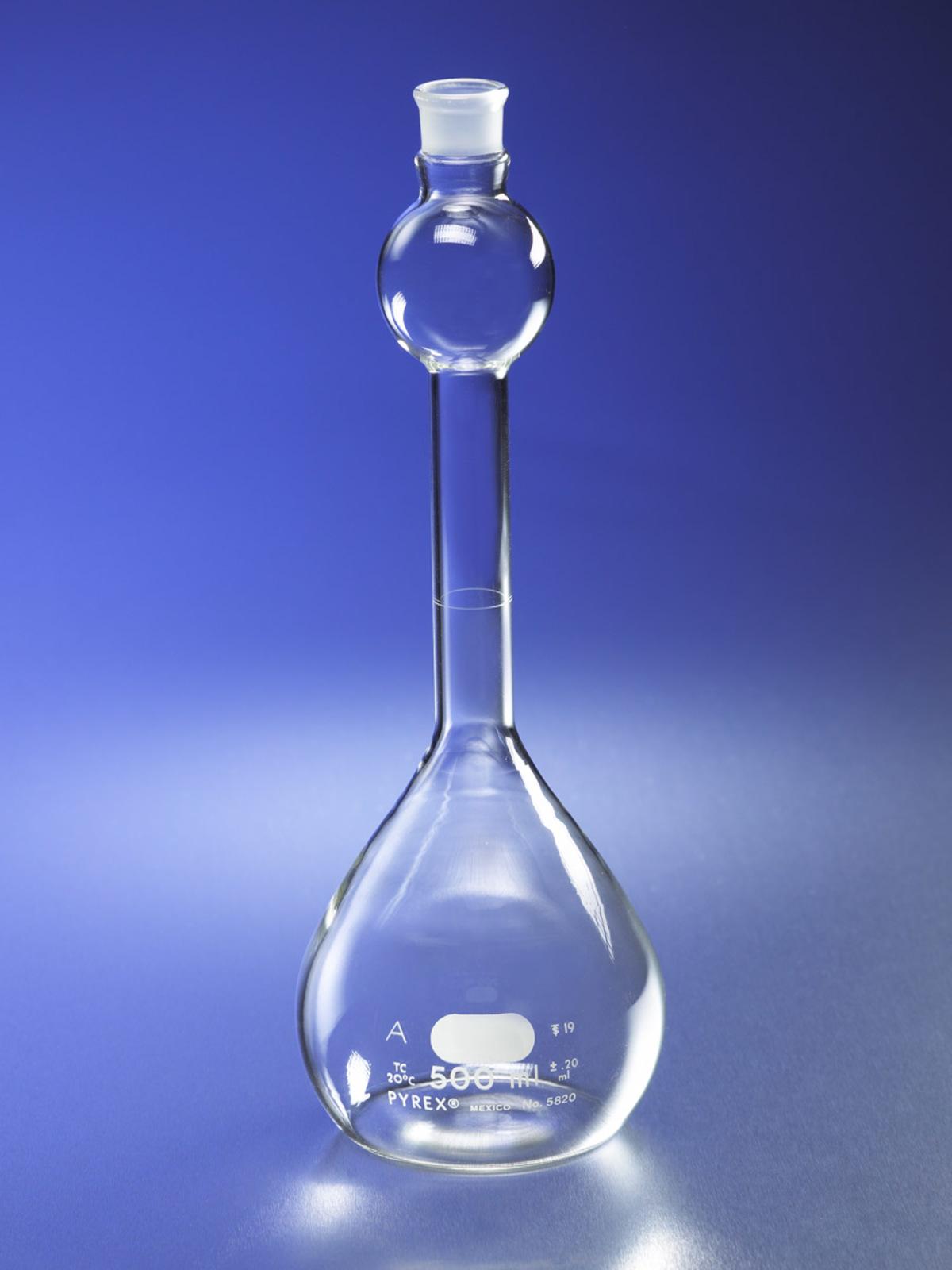 PYREX 2000mL Class A Mixing Volumetric Flask with Glass Standard Taper Stopper 5820-2L - View 1