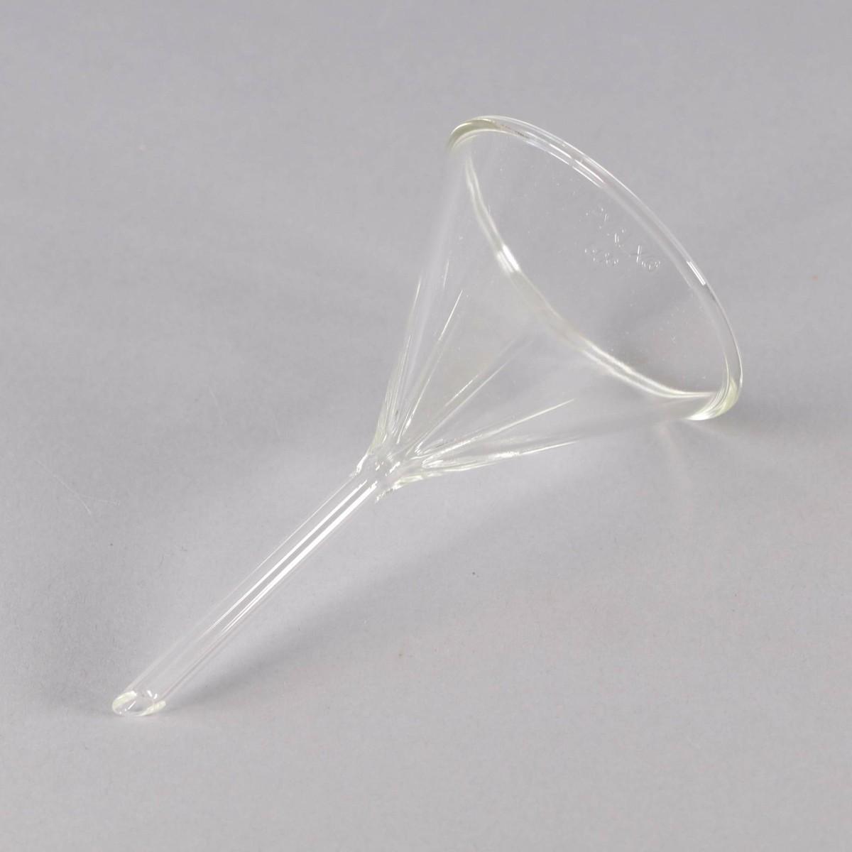 PYREX 75mm Fluted Glass Laboratory Funnel with 60° Angle and Short Stem 6180-75 - View 1