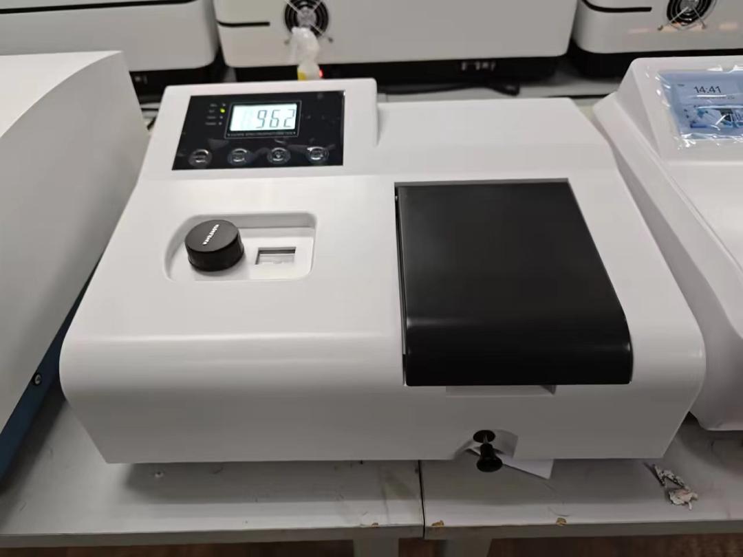 Single Beam UV-VIS Spectrophotometer – Laboratory Analytical Instrument - View 1